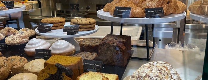 Peet's Coffee & Tea is one of The 11 Best Places for Sugar Cookies in Los Angeles.