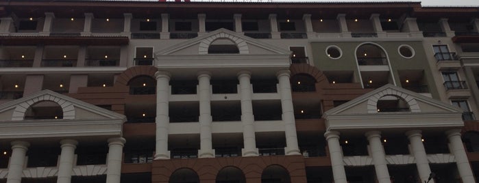 Marriott Hotel is one of Tempat yang Disukai Nika.