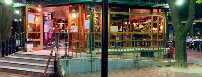 Bar Café La Fundación is one of Donde te tratan genial.