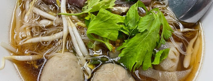 เนื้อตุ๋นกัญโอชา is one of Beef Noodles.bkk.