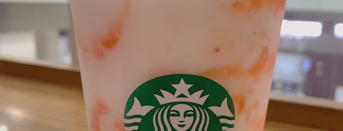 Starbucks is one of ae69さんのお気に入りスポット.