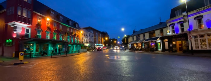 Killarney is one of Ireland - Pubs, Shops and Castles.