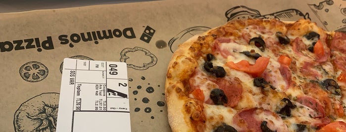 Domino's Pizza is one of Locais curtidos por Ismail.