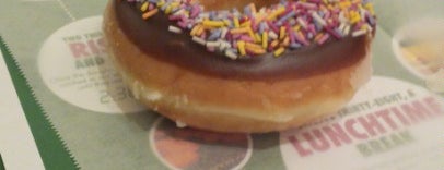 Krispy Kreme is one of Marinaさんのお気に入りスポット.
