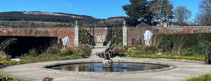 Powerscourt House and Gardens is one of Lieux qui ont plu à Johnny.