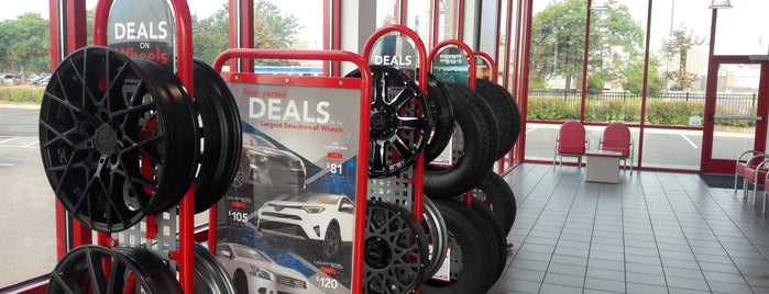 Discount Tire is one of Lugares favoritos de Harry.