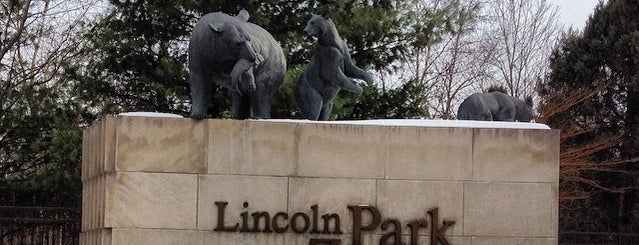 Lincoln Park Zoo is one of A Chicago Day with CHE Tours.