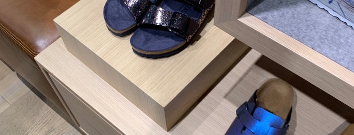 Birkenstock Store is one of Afiさんのお気に入りスポット.