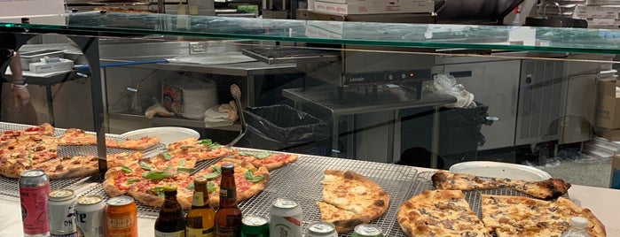 Andy's Pizza is one of Jason : понравившиеся места.