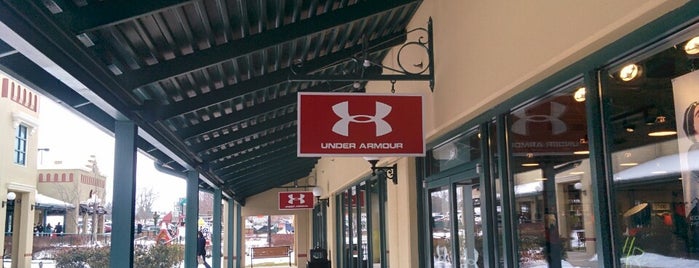 Under Armour is one of Ginaさんのお気に入りスポット.