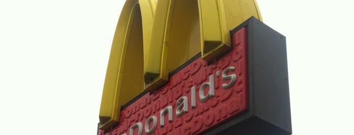 McDonald's is one of Orte, die Gi@n C. gefallen.
