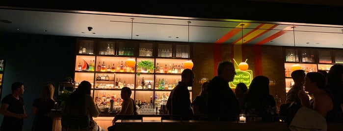 Recreation is one of Manhattan bars.