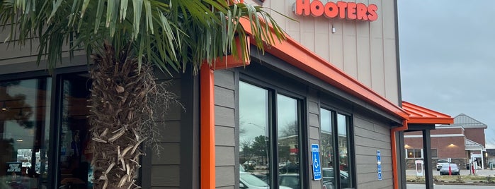 Hooters is one of Eateries.