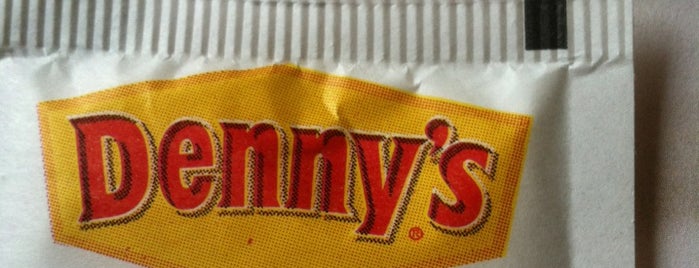 Denny's is one of Lugares favoritos de Jennifer.