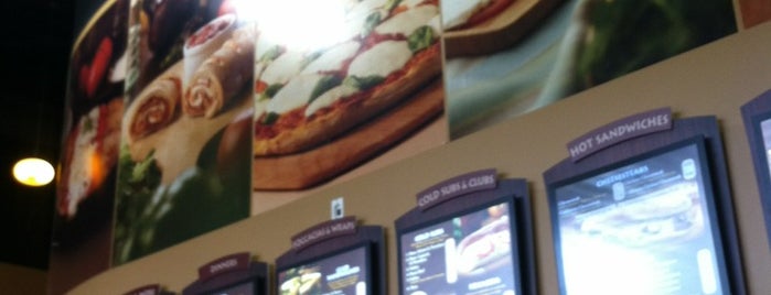 Center City Pizza is one of Crystal'ın Beğendiği Mekanlar.