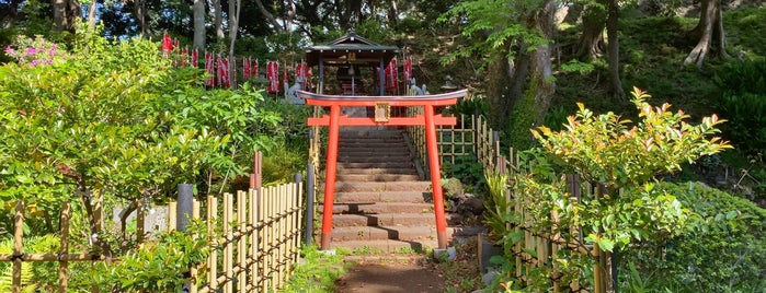 円山随身稲荷大明神 is one of 神社.