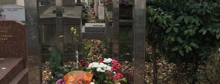 La Cave du Père Lachaise is one of สถานที่ที่ Kemal ถูกใจ.