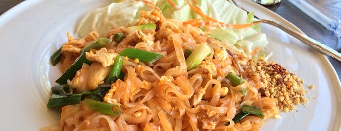 Nawa Thai Cuisine is one of Lugares favoritos de Phillip.