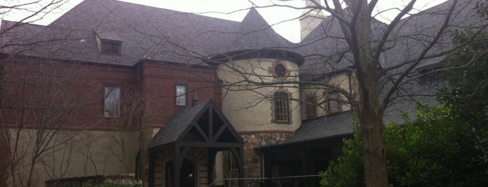 Miller-Ward Alumni House (Emory University) is one of Lugares favoritos de Beth.