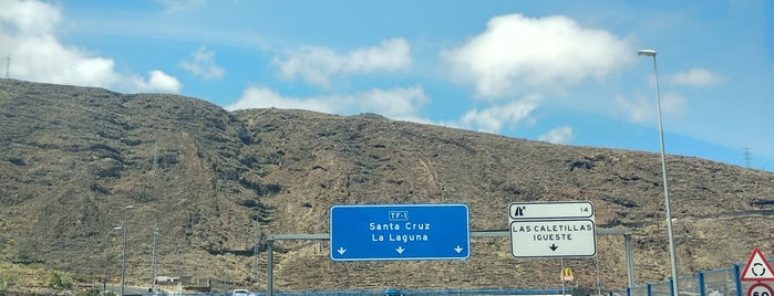 Autopista TF-1 dirección Sur is one of Locais salvos de Jim.