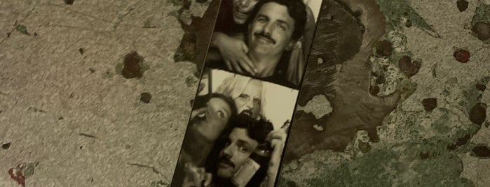 Photoautomat | Photo Booth is one of How to survive Berlin.