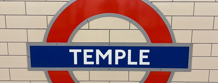 Temple London Underground Station is one of Elliottさんのお気に入りスポット.