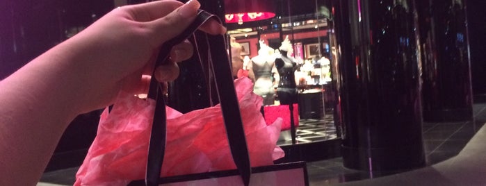 Victoria's Secret is one of Singapore: business while travelling (part 2).