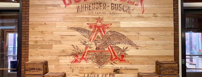 Anheuser-Busch Gift Shop is one of Visit to St. Louis.