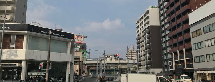 宮島交差点 is one of 道路.