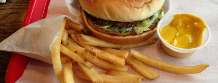 Dan's Hamburgers is one of Lugares favoritos de AMBER.