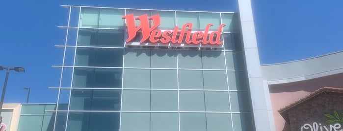 Westfield Culver City is one of Anteさんのお気に入りスポット.