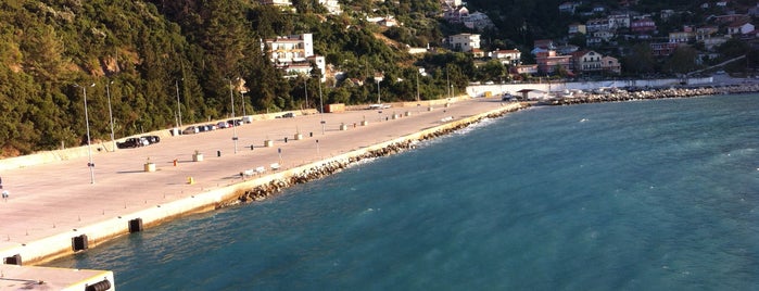 Port of Poros is one of Tempat yang Disukai Antonio.