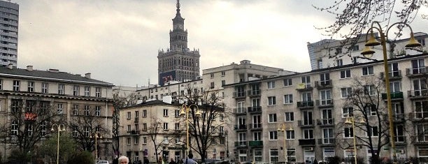 Plac Dąbrowskiego is one of Orte, die Szymon gefallen.