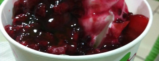 FrutaGurt is one of Locais curtidos por Ale.