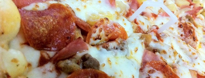 Pizza Hut is one of Posti che sono piaciuti a Marquito.