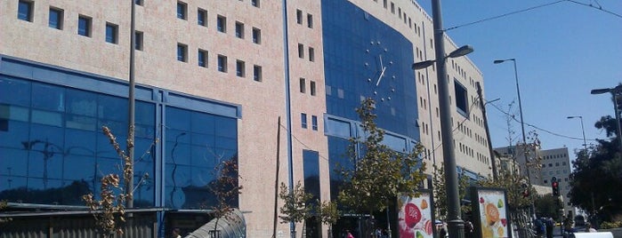 Jerusalem Central Bus Station is one of Lugares favoritos de Raul.