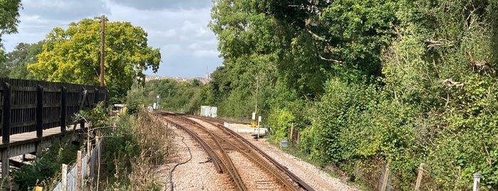 Smallbrook Junction Railway Station (SAB) is one of quick check-in.