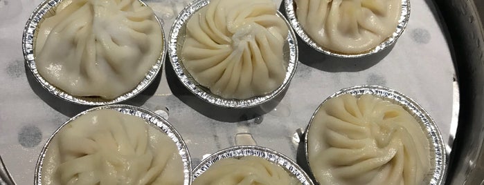 Mama Lu's Dumpling House is one of Lugares favoritos de Kenny.