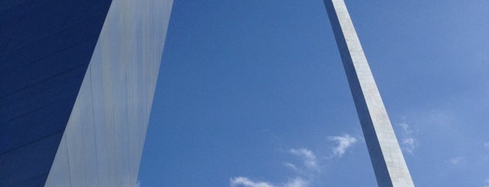 Gateway Arch is one of National Park Service Sites.