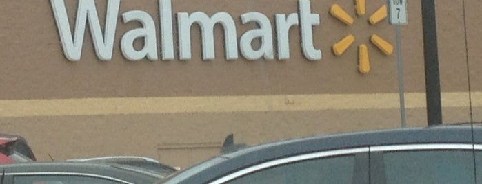 Walmart Supercenter is one of Chaz : понравившиеся места.
