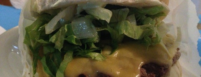 Cia Do Burger is one of Lugares favoritos de Luciana.