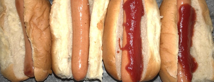 Hot Dog Ranch is one of Berkshires Restaurants.