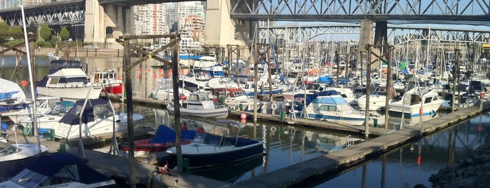 Burrard Civic Marina is one of Orte, die Stephanie gefallen.