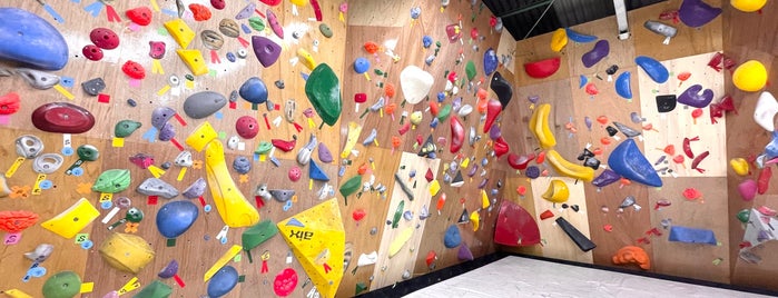 folk bouldering gym is one of Let's Climbing Gym.