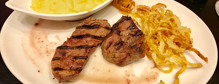 Tribes African Grill & Steak House is one of Locais curtidos por Amby.