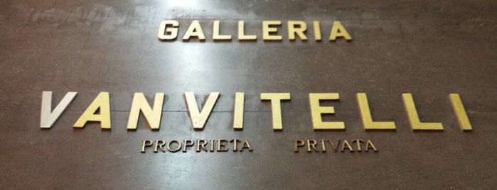 Galleria Vanvitelli is one of Napoli.