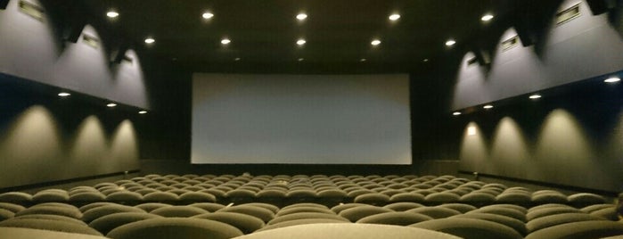 TOHO Cinemas is one of fuji : понравившиеся места.