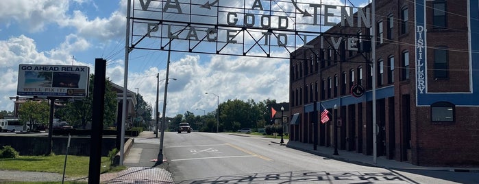 Historic Downtown Bristol TN/VA is one of Roadtrip.