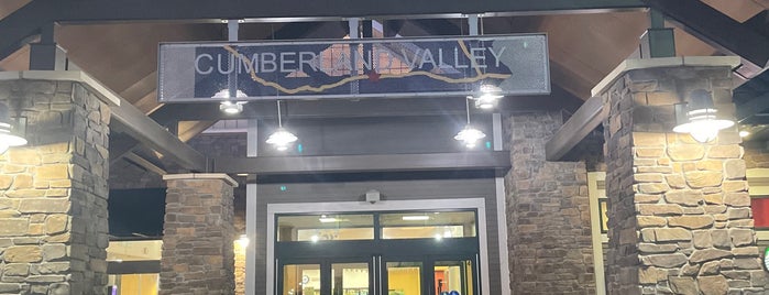Cumberland Valley Service Plaza is one of Maddie'nin Beğendiği Mekanlar.