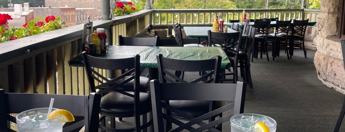 Balcony Bar & Restaurant is one of Eureka Springs.